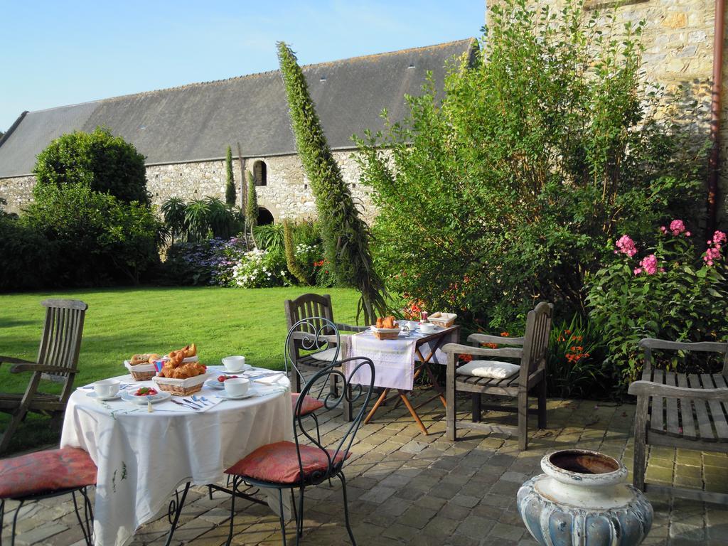 Le Manoir De La Fieffe Bed and Breakfast Cherbourg-en-Cotentin Exteriör bild
